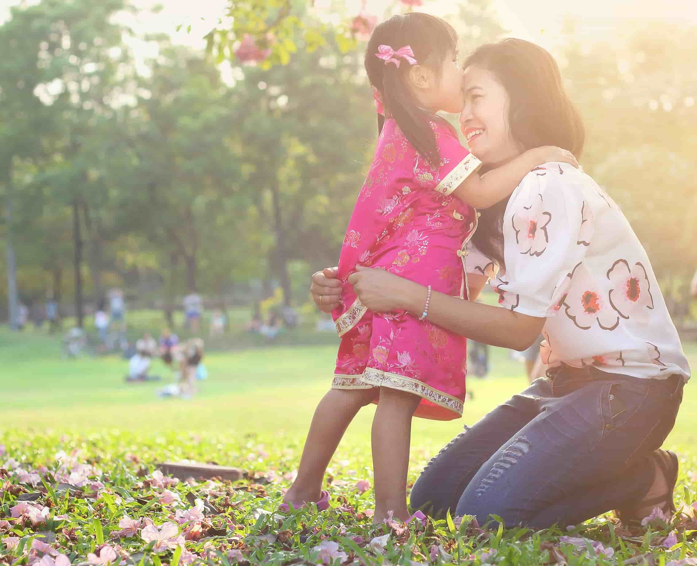 6 Cara Paling Efektif Berkomunikasi dengan Buah Hati